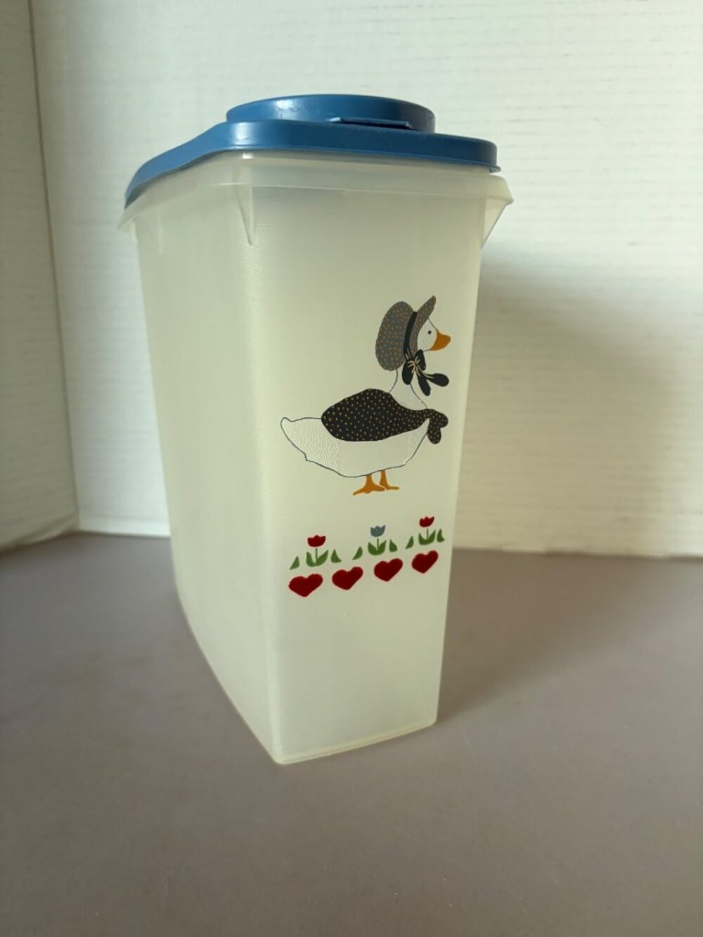 Vintage Tupperware Goose Design Plastic Storage Container With Blue Lid 8.5" Tal